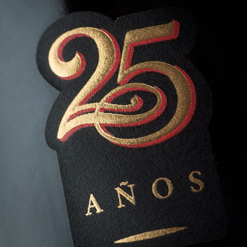 Packaging 25 aniversario Seña. Vino ícono de Chile. Argency, agencia de diseño y publicidad. Mendoza.